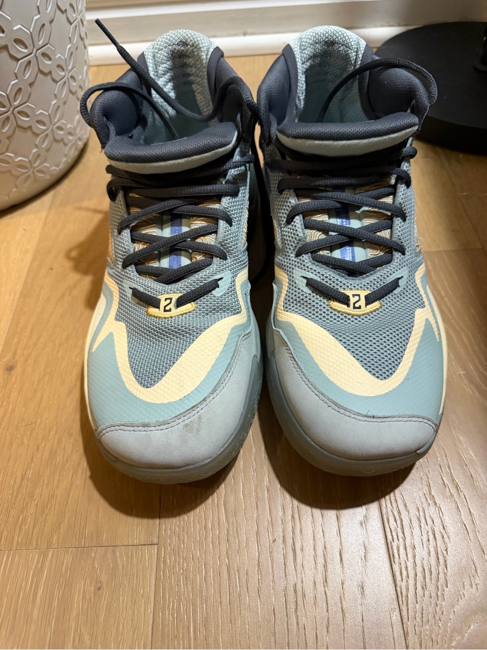 New Balance Men's Sneakers in Light Blue and Cream Accents